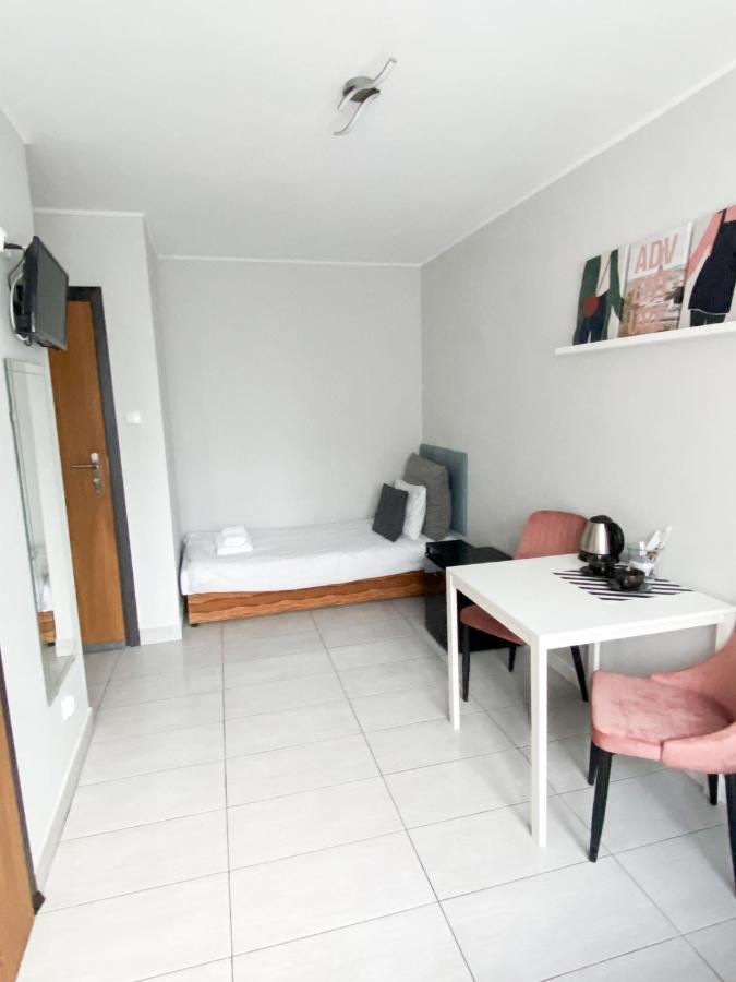 Pokoje Goscinne Przy Molo Gdynia Exterior foto